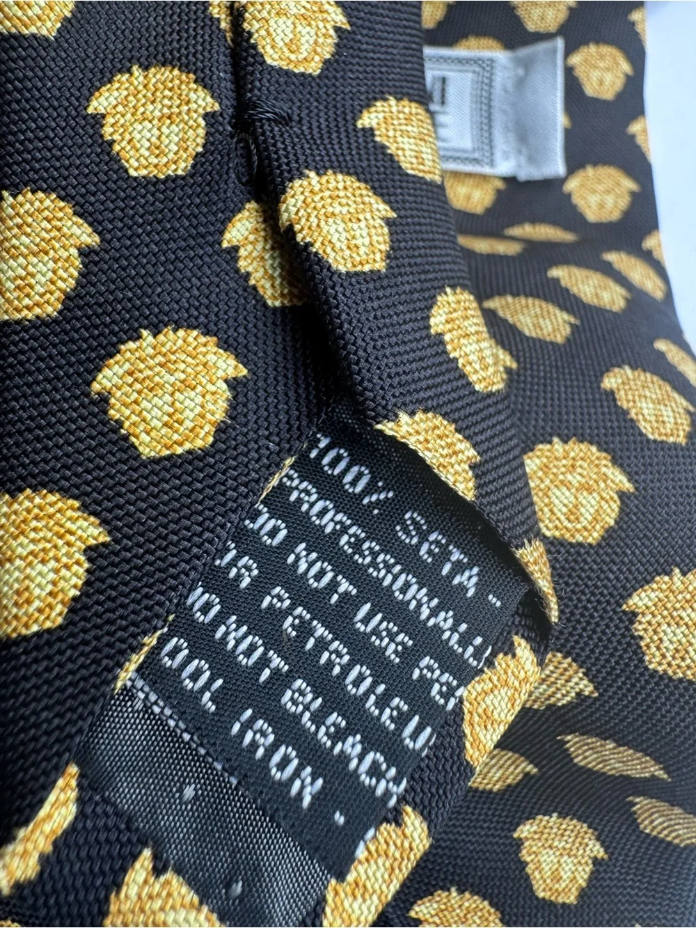 Vintage Gianni Versace 100% Silk Tie Black Gold Medallion Pattern Designer Neckw